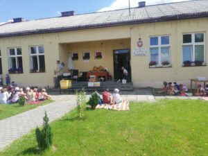 received_674560383122390.jpeg-300x225 Taka historia